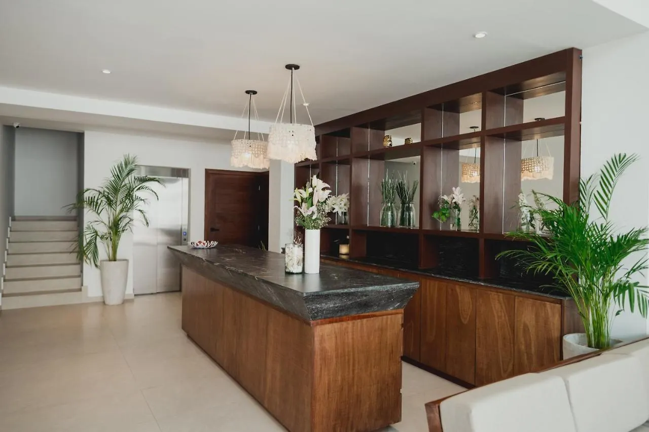 Phantom Suites Playa del Carmen Hotel