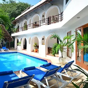 https://club-yebo-hotel.tulum-hotels.net