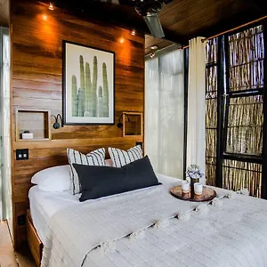 https://acre-hotel.cabosanlucashotelsmexico.com